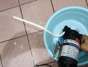 如何正确拆洗小鸭饮水机玩具（小鸭饮水机玩具拆洗的步骤和注意事项）
