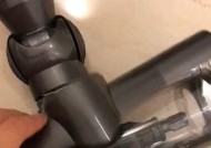 消除吸尘器臭味的有效方法（清除吸尘器异味的小妙招）