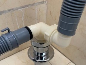 洗衣机水管修复大全（解决洗衣机水管问题的实用指南）