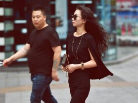 手机拍照时抓拍路人是否违法以及如何处理？