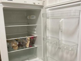 解决西门子冰箱持续漏水问题的维修措施（轻松应对西门子冰箱漏水）