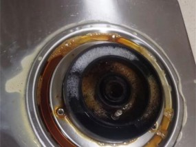 燃气灶风门回火问题的解决方法（怎样解决燃气灶风门回火问题）
