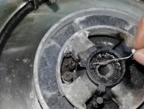燃气灶上的灯亮原因揭秘（探究燃气灶灯亮的背后机制）