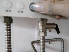 美的热水器自动熄火的原因及解决方法（遇到热水器自动熄火时）