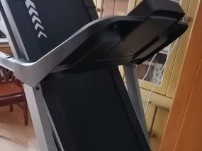 解决跑步机不自动跳动的问题（保持健康运动的关键技巧）