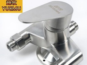解决热水器底下出水珠的方法（有效应对热水器漏水问题）