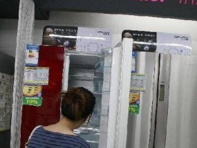 冰箱门发黄怎么清洗（轻松恢复冰箱门的洁净亮丽）