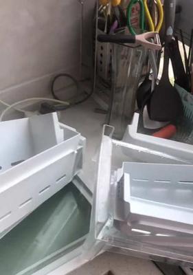 冰箱外面流水的原因及解决方法（探究冰箱外面流水的原因与解决方法）  第1张