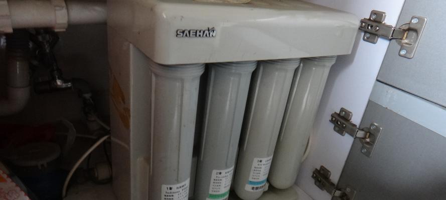 净水器水箱出水问题分析与解决方法（净水器水箱出水问题原因及解决办法）  第1张