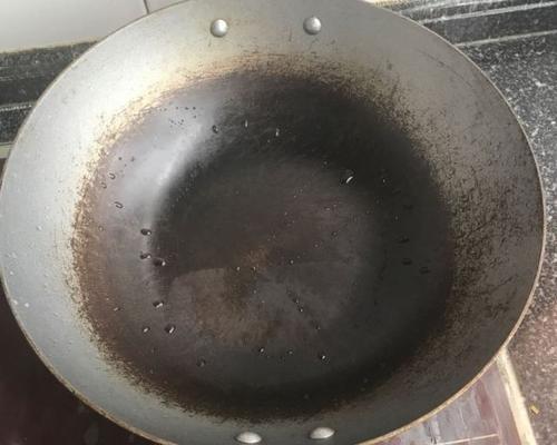 电磁炉烧菜锅着火原因及防范措施（探究电磁炉烧菜锅的原因和如何有效避免火灾事故）  第1张