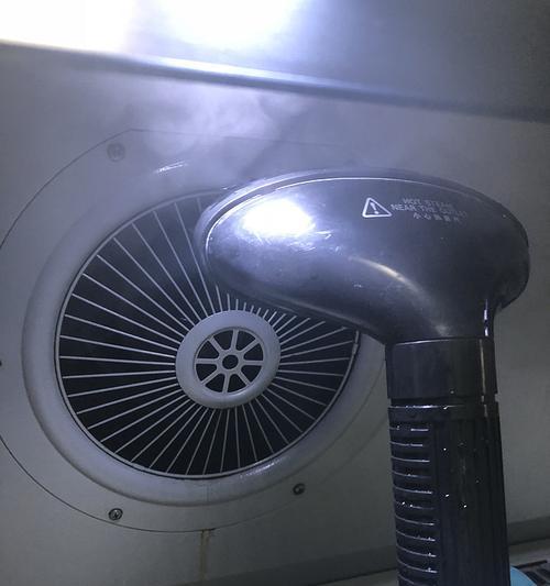 油烟机格栅清洗指南（解决油烟机格栅清洗难题的小技巧）  第2张