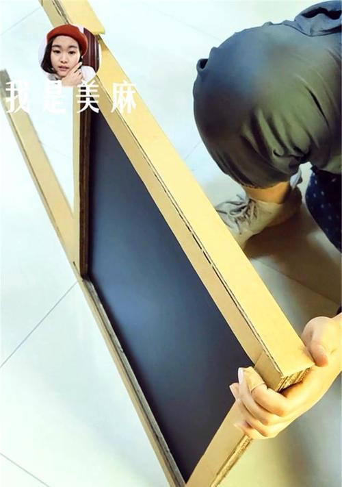 如何用纸箱制作平板墙上支架？  第2张